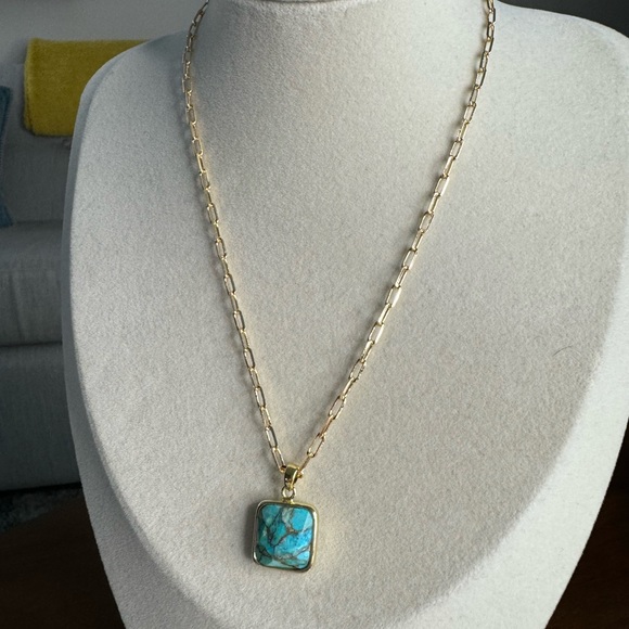 18kt Gold Plated Paper Clip Chain Necklace with Turquoise Pendant - Picture 3 of 5